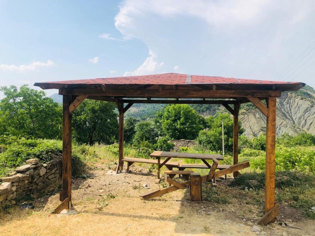 Guest House Qafe Dardha - Tomorr National Park Qafe Dardhe Εξωτερικό φωτογραφία